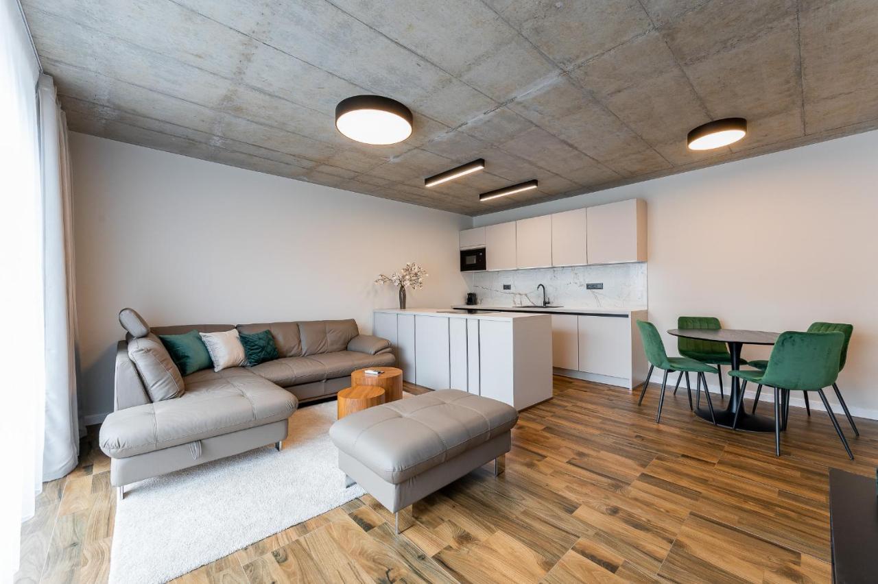 H75 Apartments Kosice Centre Buitenkant foto