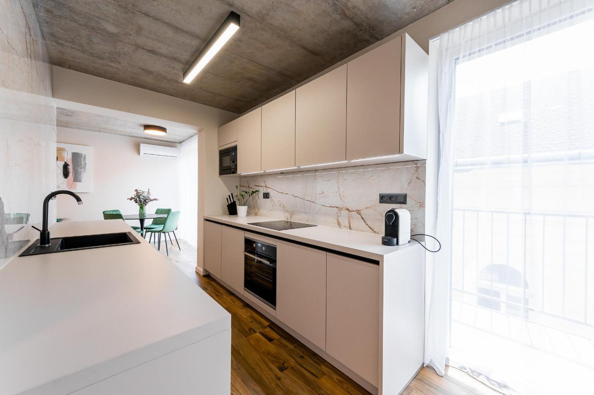 H75 Apartments Kosice Centre Buitenkant foto